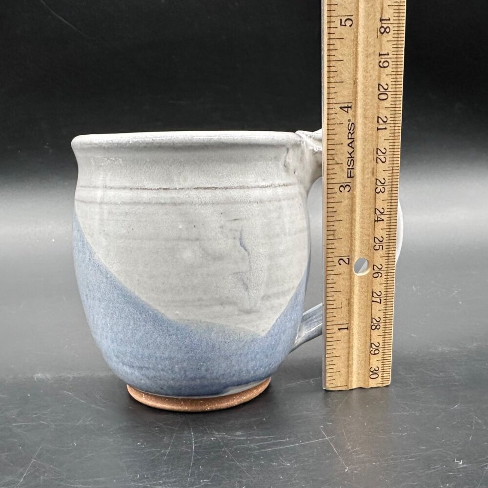 Art Pottery Mug 3D Figural Frog Snake Face Thumb Rest Blue Gray Signed Hight - Picture 12 of 12